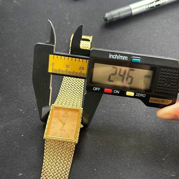 1980s Seiko Dolce Mesh Band Square Watch
Gold-Toned Case - Picture 7 of 7